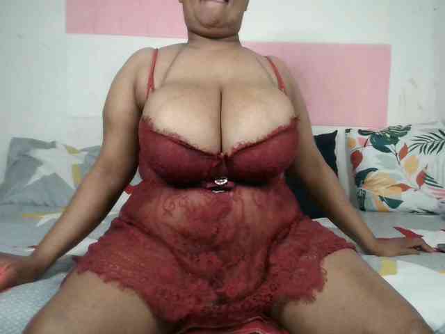 BIGTITTISXX webcam