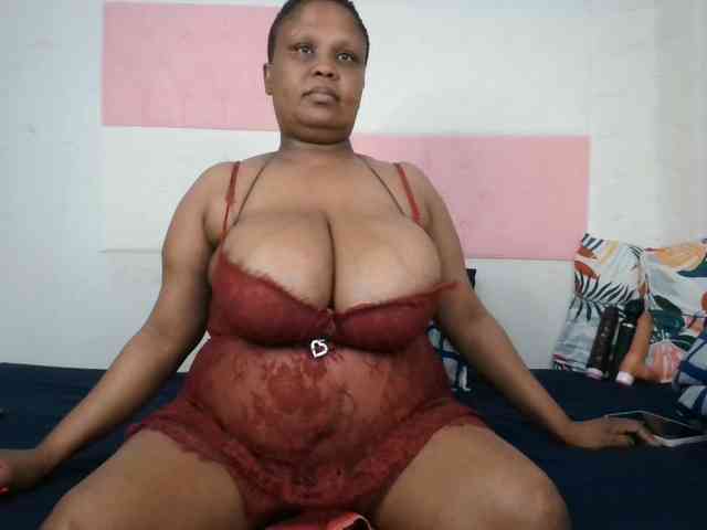 BIGTITTISXX webcam