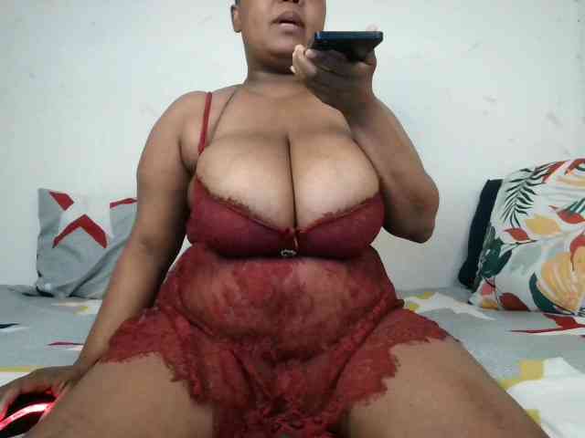 Model: BIGTITTISXX