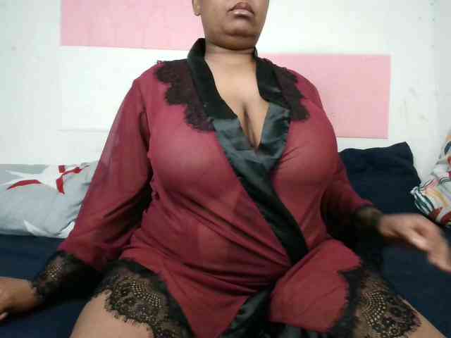 BIGTITTISXX webcam