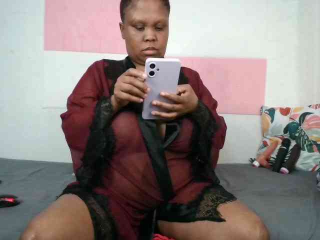 BIGTITTISXX webcam