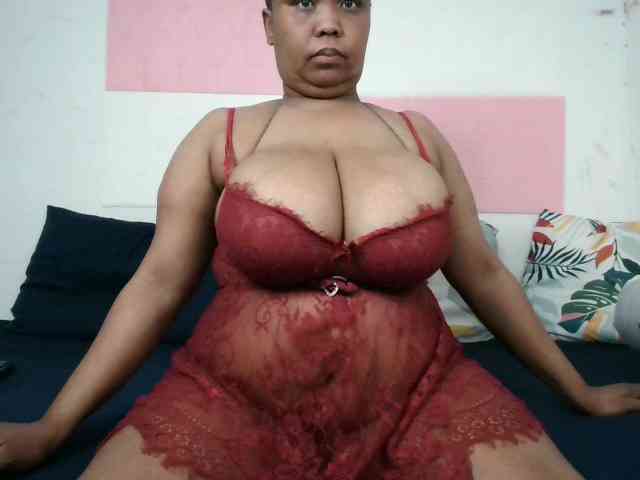 BIGTITTISXX webcam