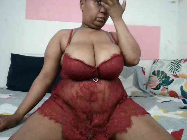 BIGTITTISXX webcam