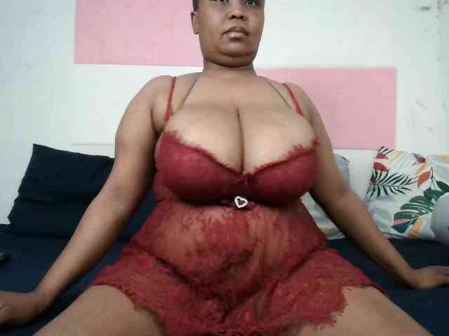 BIGTITTISXX webcam