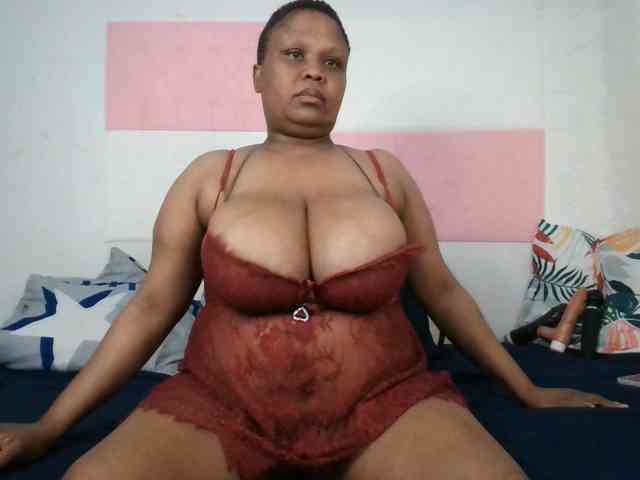 BIGTITTISXX webcam