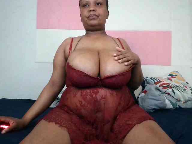 BIGTITTISXX webcam