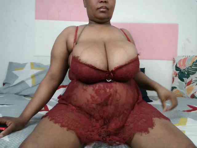 BIGTITTISXX webcam