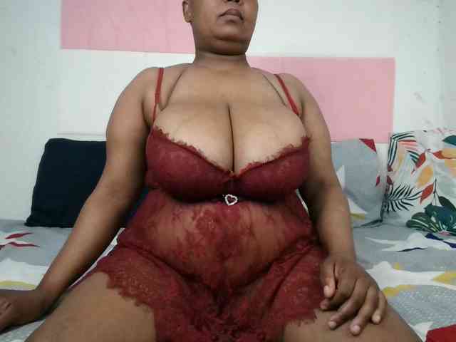 BIGTITTISXX webcam