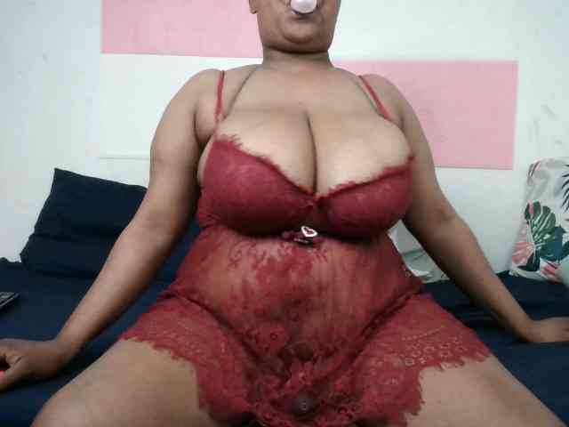 BIGTITTISXX webcam