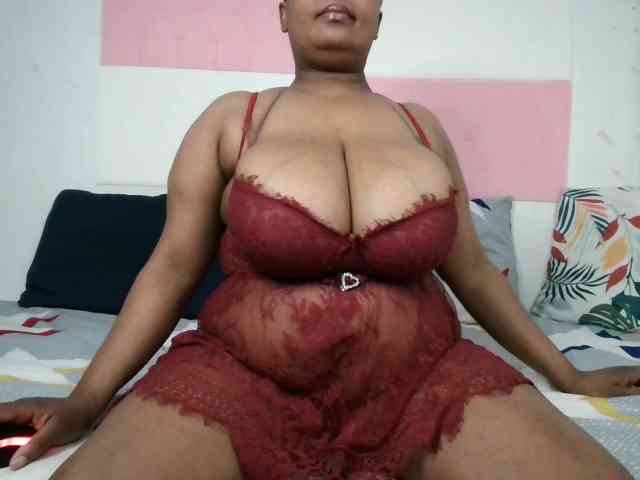BIGTITTISXX webcam