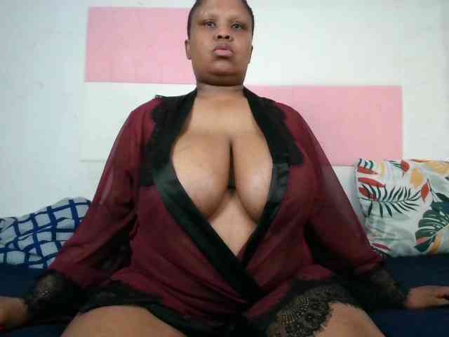 BIGTITTISXX webcam