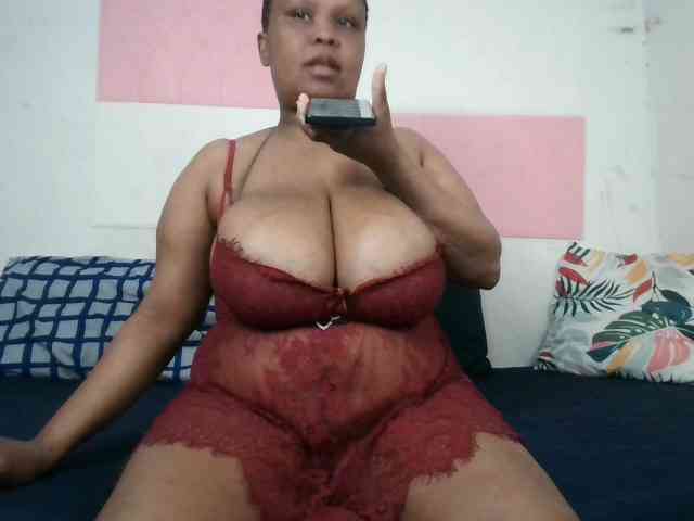 BIGTITTISXX webcam