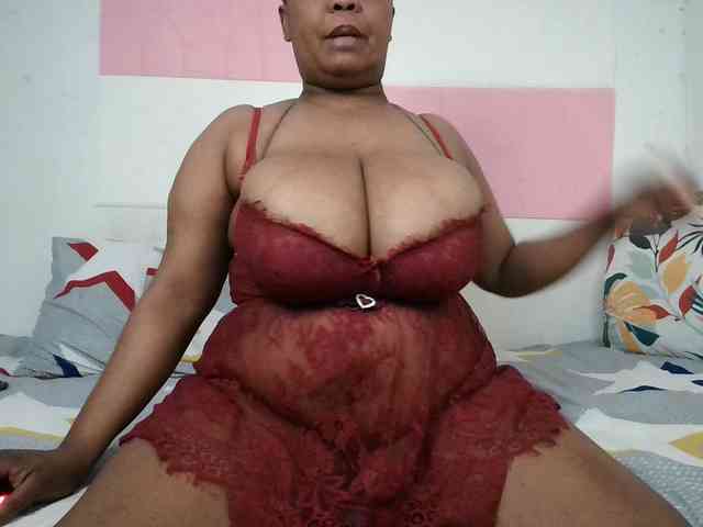 BIGTITTISXX webcam