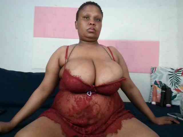 BIGTITTISXX webcam