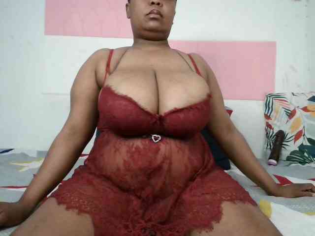 BIGTITTISXX webcam