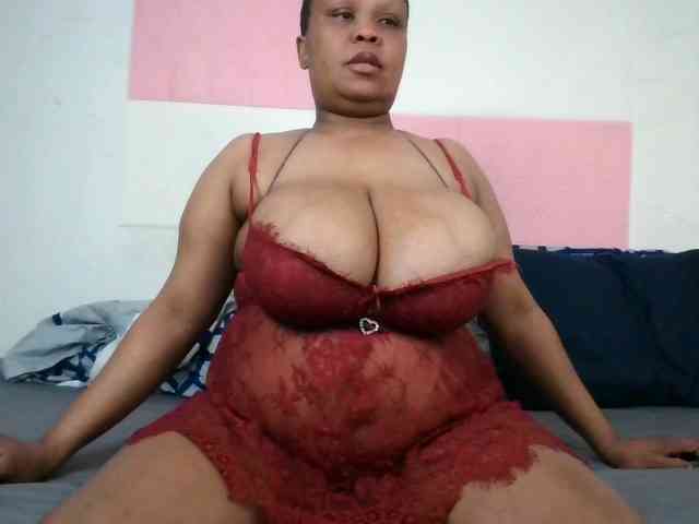 BIGTITTISXX webcam