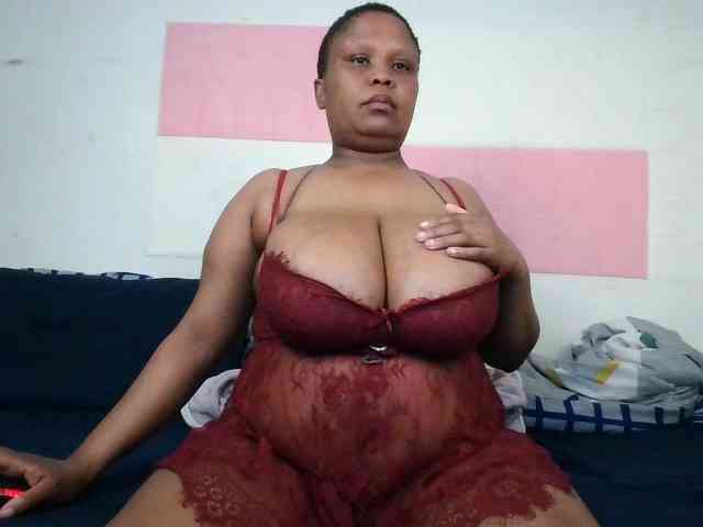 BIGTITTISXX webcam