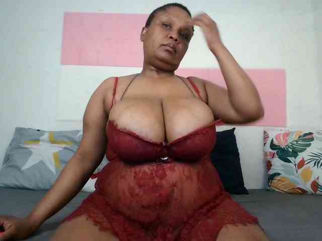 BIGTITTISXX webcam