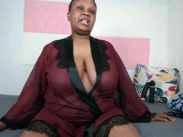 BIGTITTISXX webcam