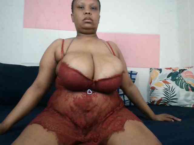 BIGTITTISXX webcam