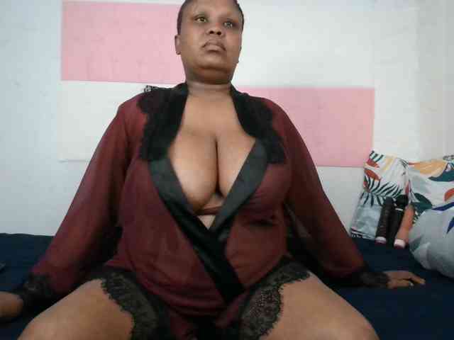 BIGTITTISXX