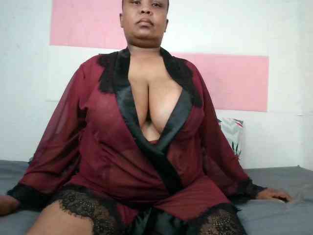 BIGTITTISXX webcam