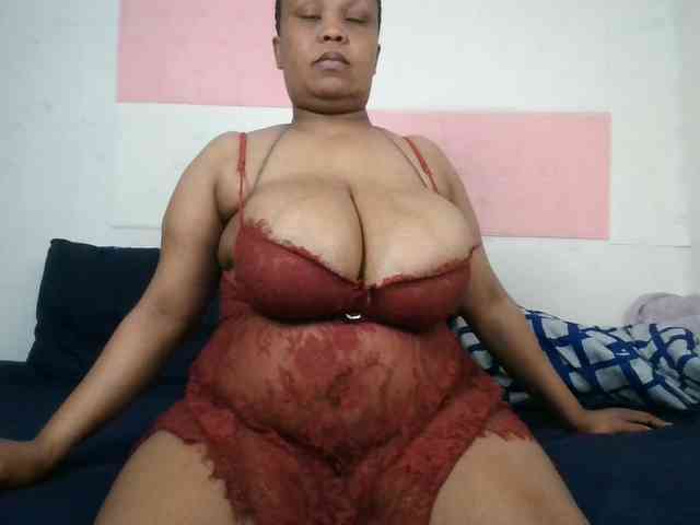 BIGTITTISXX webcam