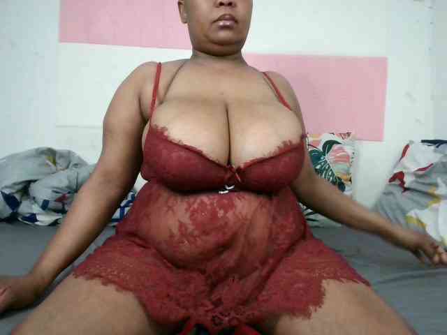 BIGTITTISXX webcam