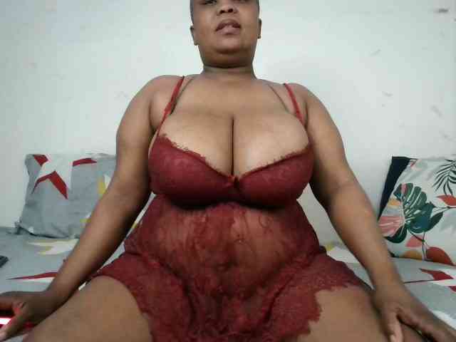 BIGTITTISXX webcam