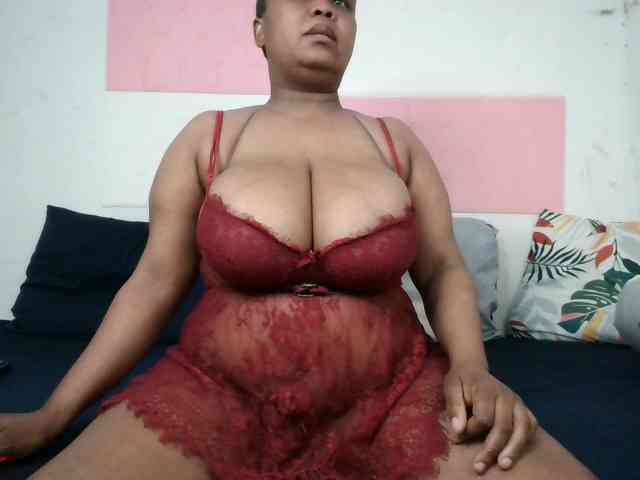 BIGTITTISXX webcam