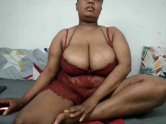 BIGTITTISXX webcam