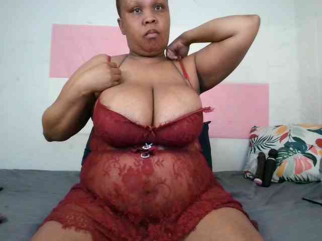 BIGTITTISXX webcam
