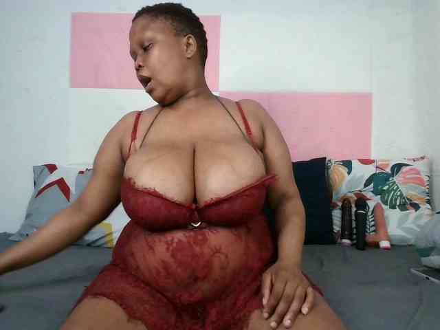 BIGTITTISXX webcam