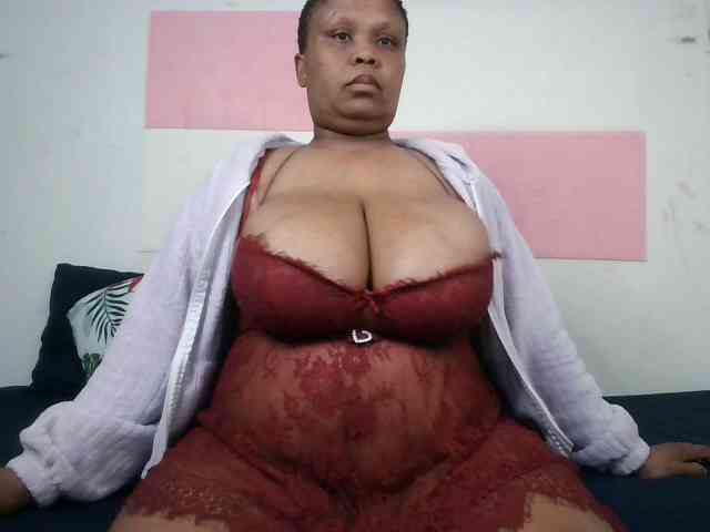 BIGTITTISXX webcam