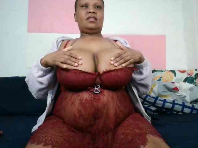BIGTITTISXX webcam