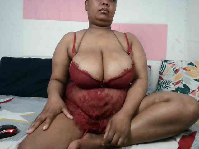 BIGTITTISXX webcam