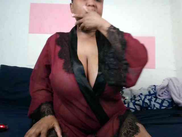 BIGTITTISXX webcam