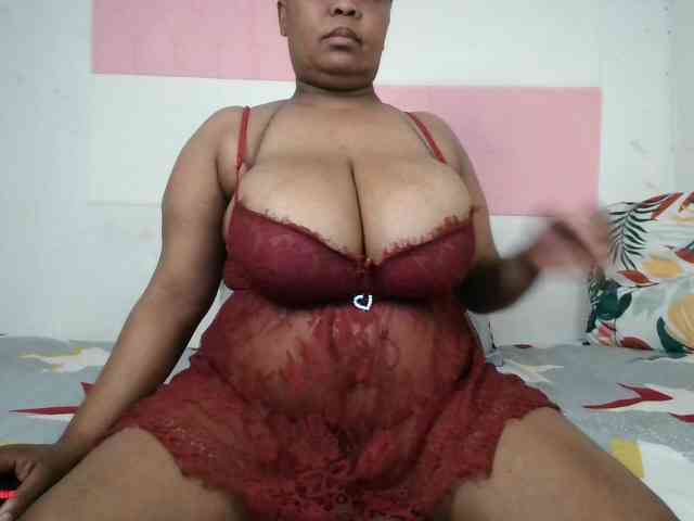 BIGTITTISXX webcam