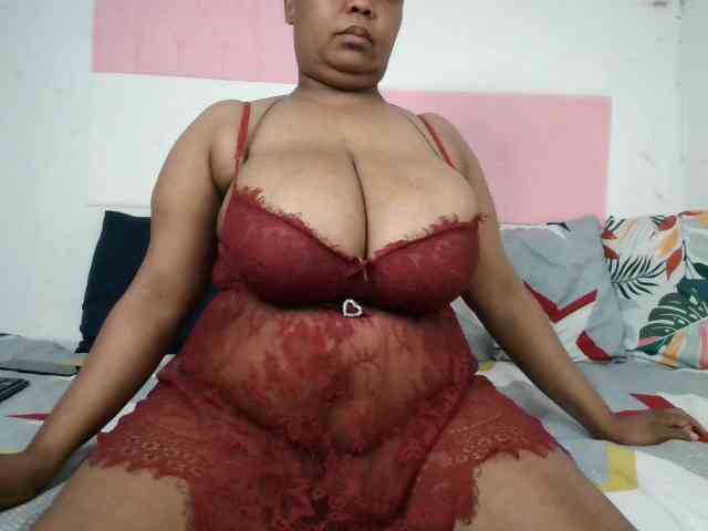 BIGTITTISXX webcam