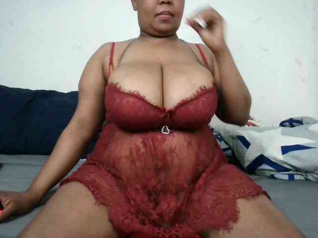 BIGTITTISXX webcam