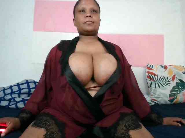 BIGTITTISXX webcam