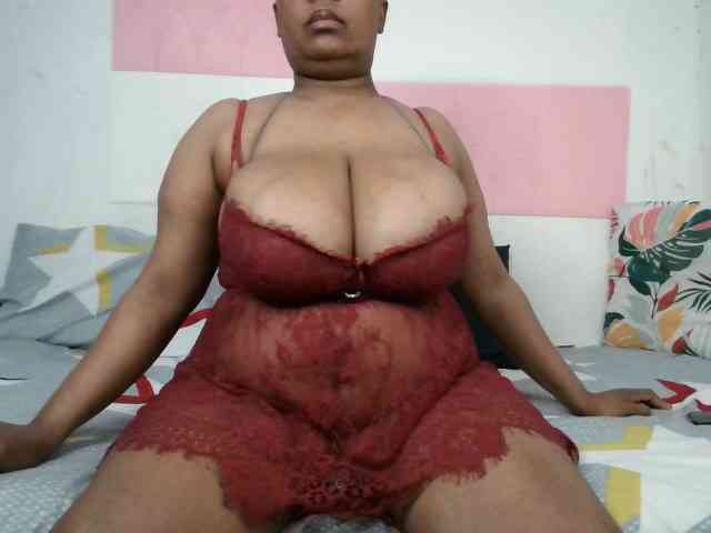 BIGTITTISXX webcam