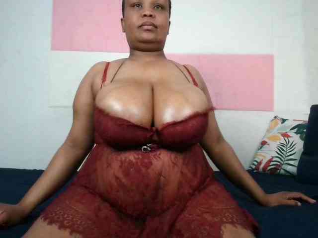 BIGTITTISXX webcam