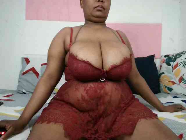 BIGTITTISXX webcam