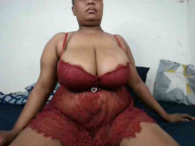 BIGTITTISXX webcam
