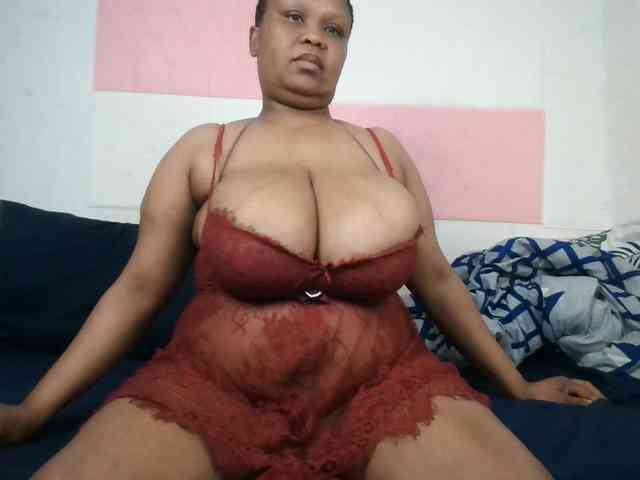 BIGTITTISXX webcam