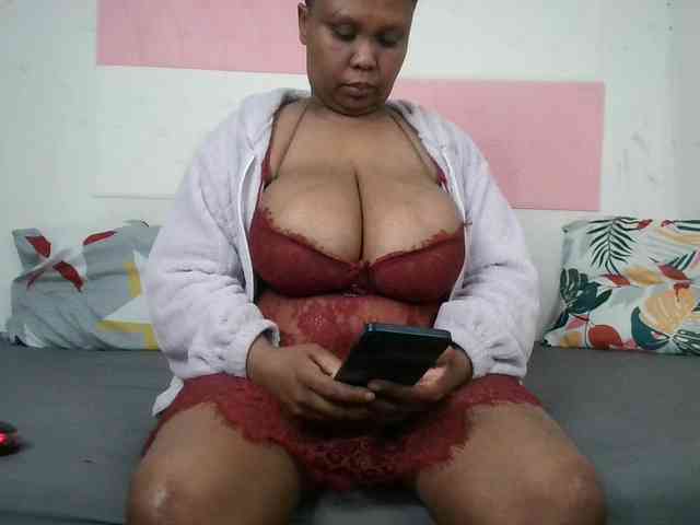 BIGTITTISXX webcam
