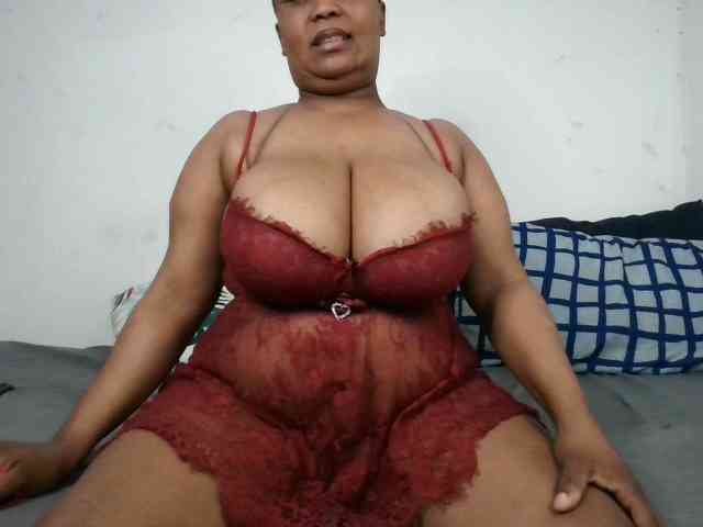 BIGTITTISXX webcam