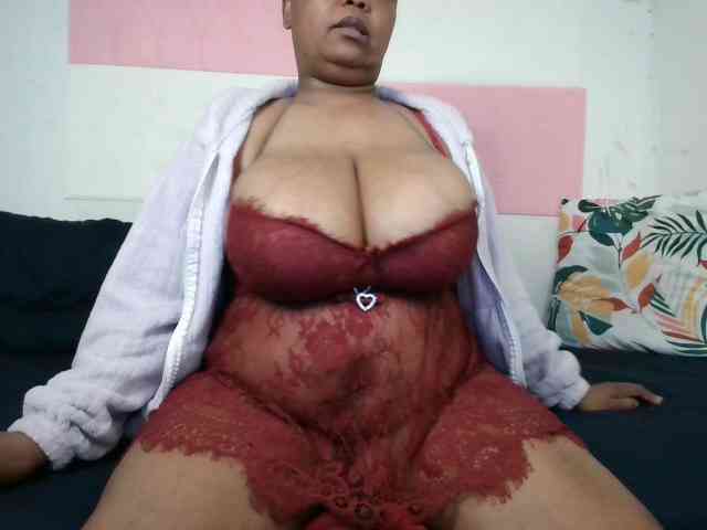 Model: BIGTITTISXX