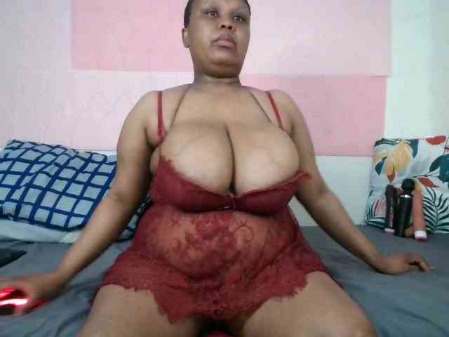 BIGTITTISXX webcam
